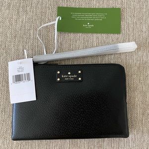 Kate Spade Leoni Wristlet. NWT